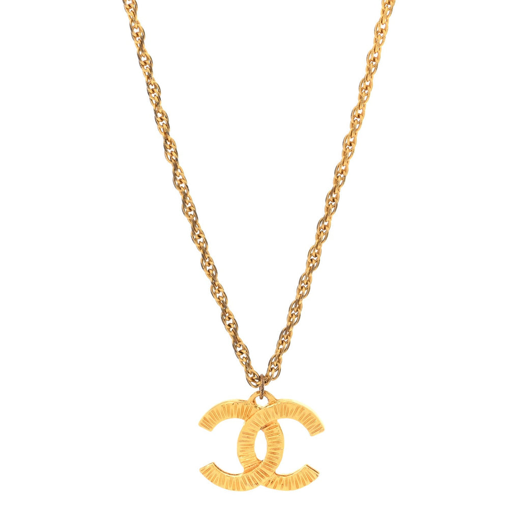 Metal Textured CC Chain Pendant Necklace Gold