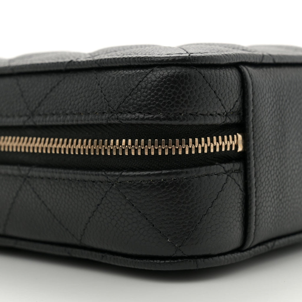 Caviar Quilted CC North South Vanity Case Black