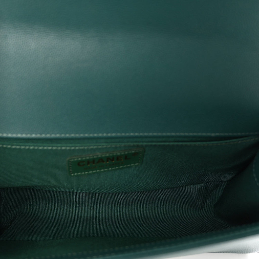 Caviar Quilted Medium Boy Flap Dark Green