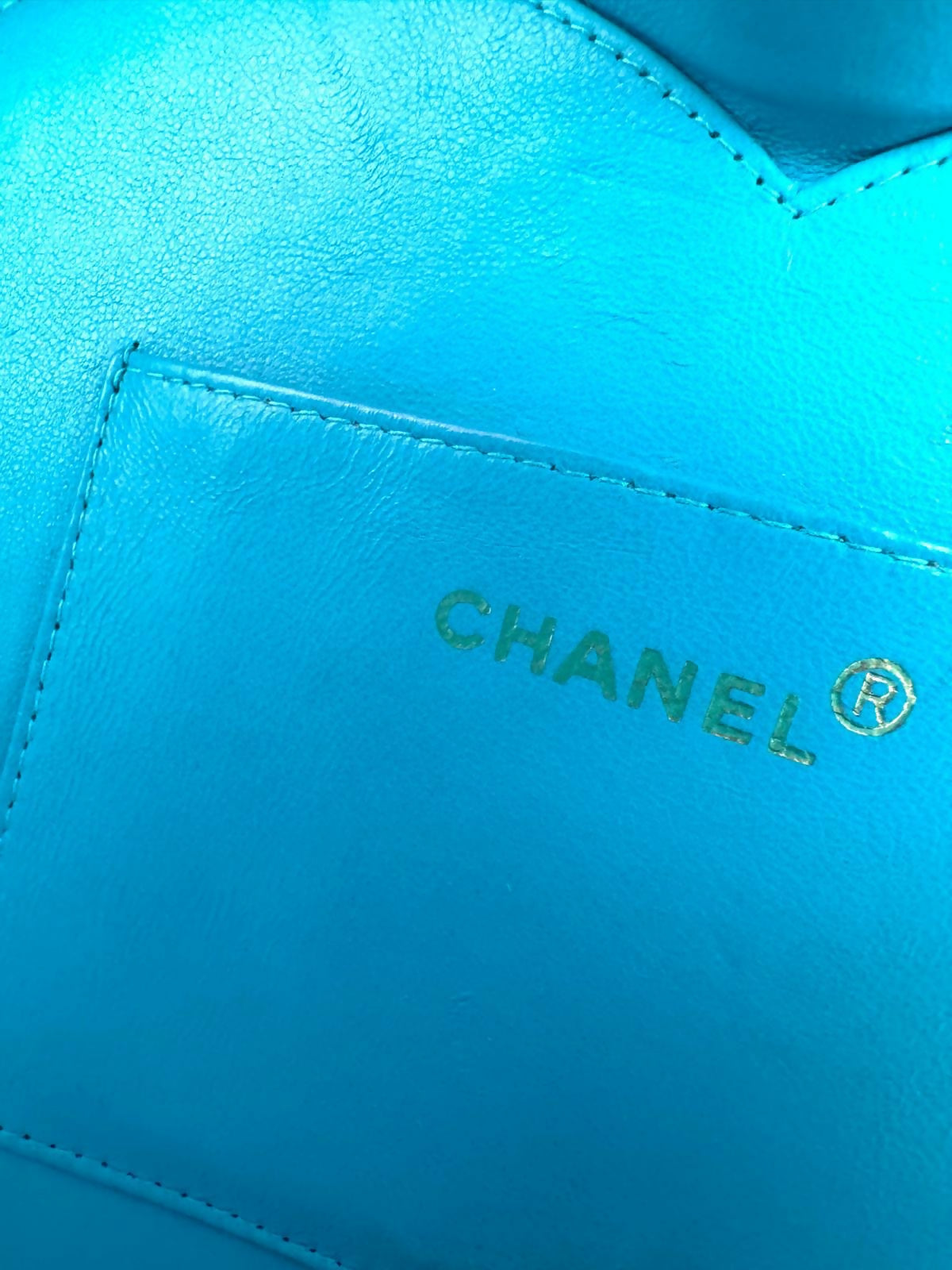 Chanel Vintage1995 Barbie Heart Vanity Bag
