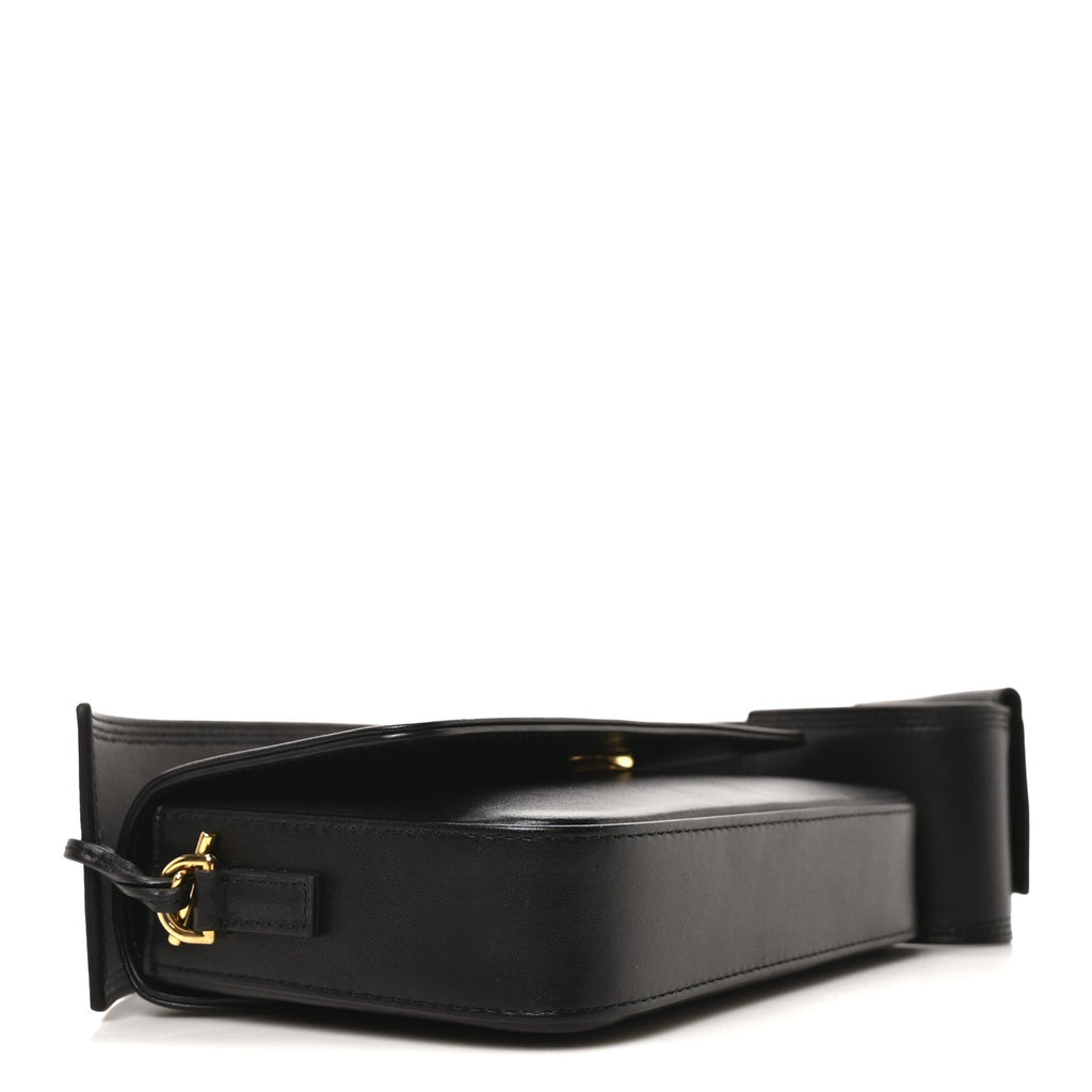 Smooth Calfskin Le Carinu Black