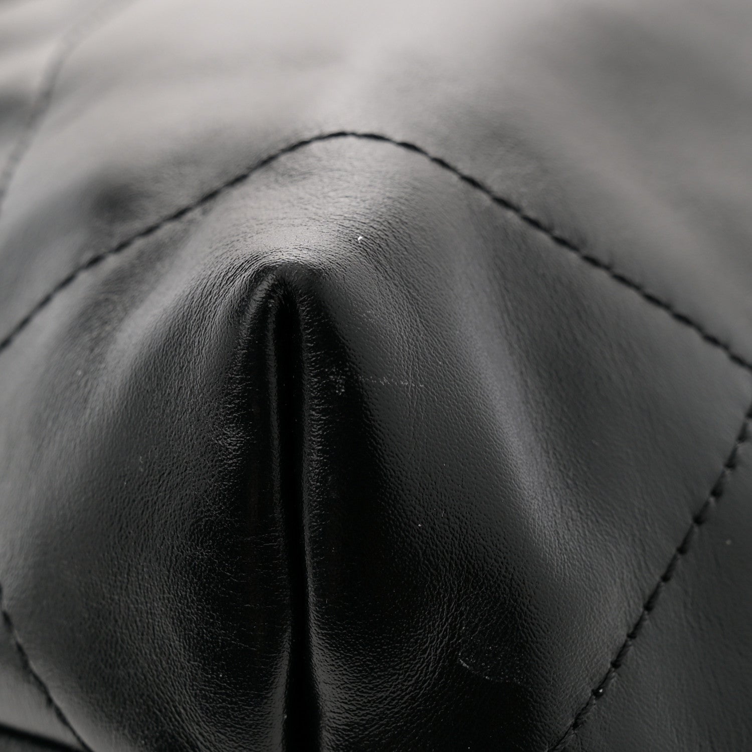 Shiny Calfskin Quilted Small Chanel 22 Black