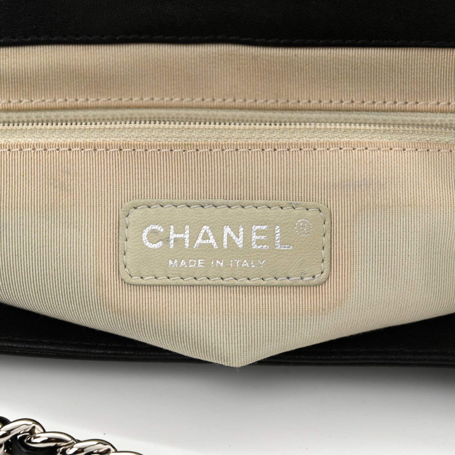 Washed Lambskin Quilted Medium Chain Around Messenger Black