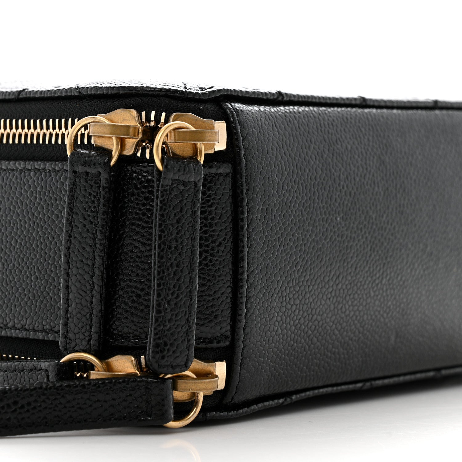 Caviar Quilted Small Pick Me Up Vanity Case Black