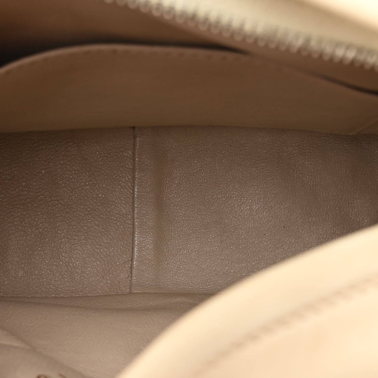 Lambskin Quilted Tassel Flap Camera Case White