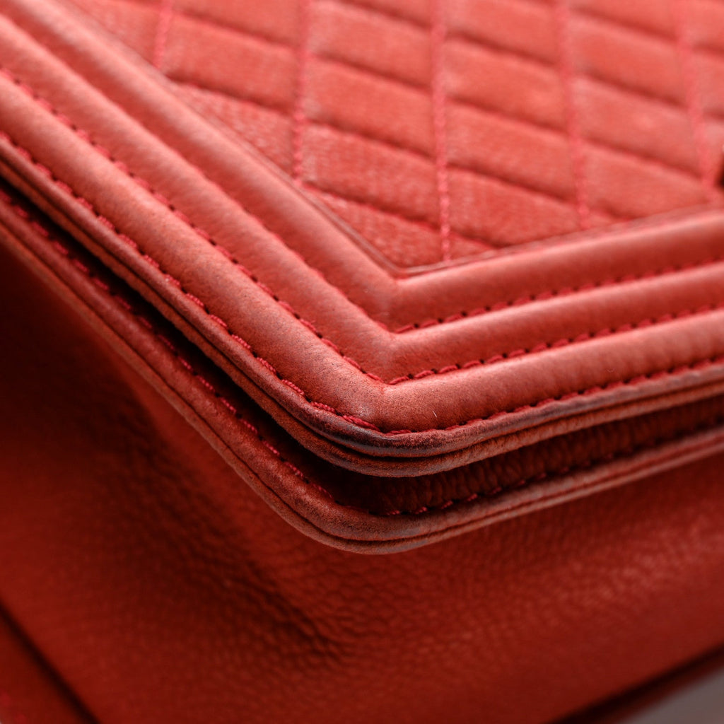 Iridescent Caviar Quilted Medium Boy Flap Red