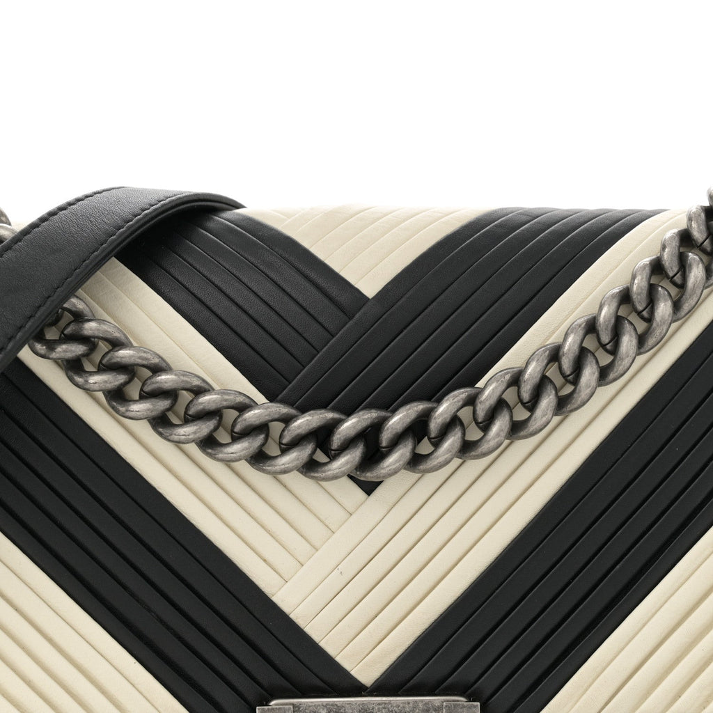 Calfskin Pleated Medium Boy In Rome Flap Black White