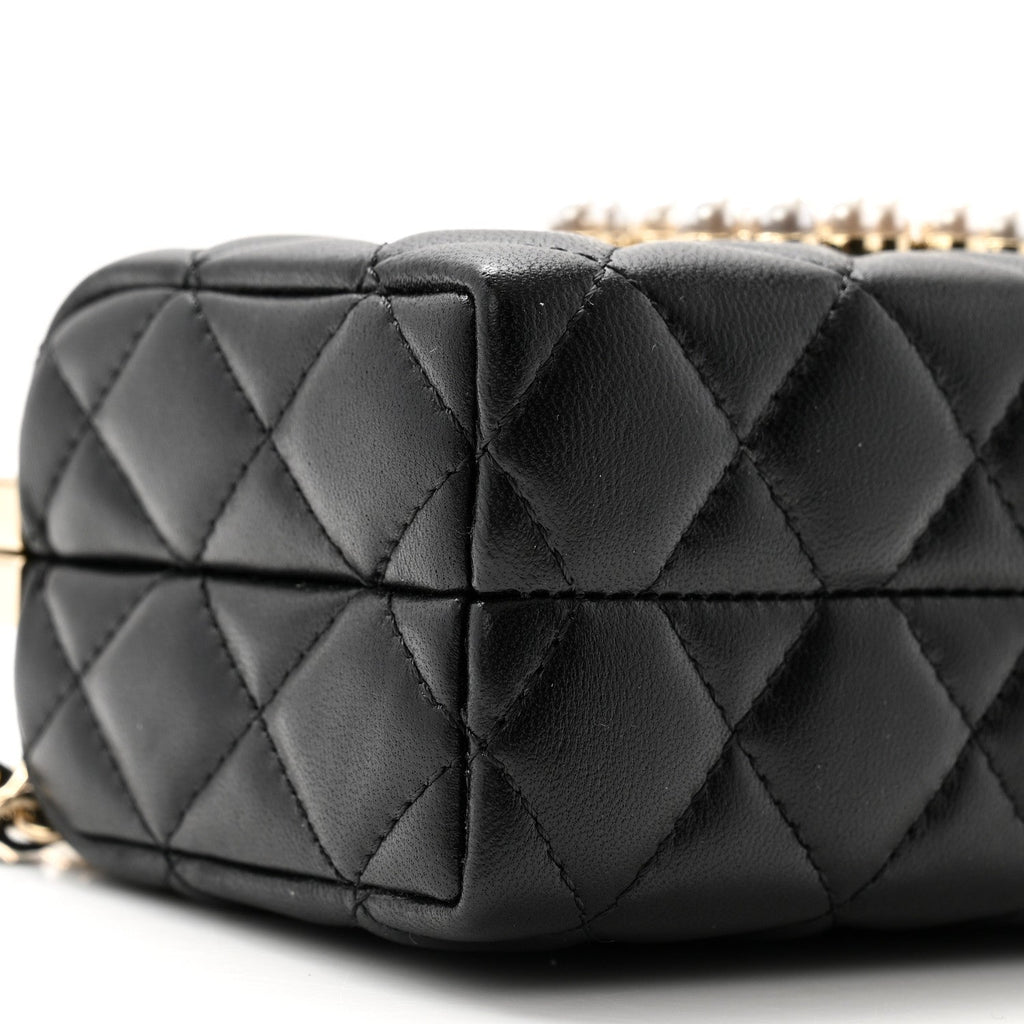 Lambskin Quilted Pearl CC Vanity Case Black
