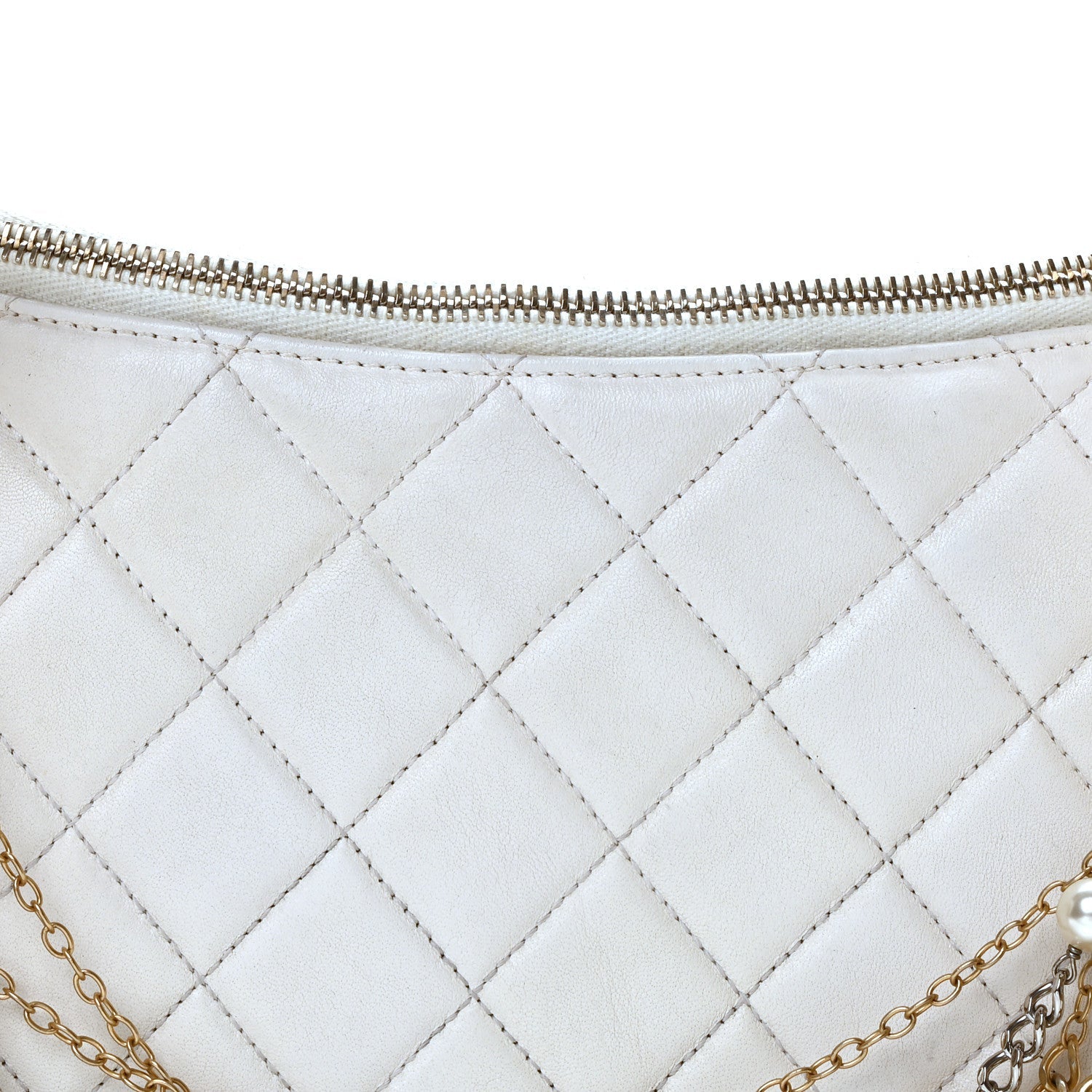 Lambskin Quilted All About Chains Hobo White