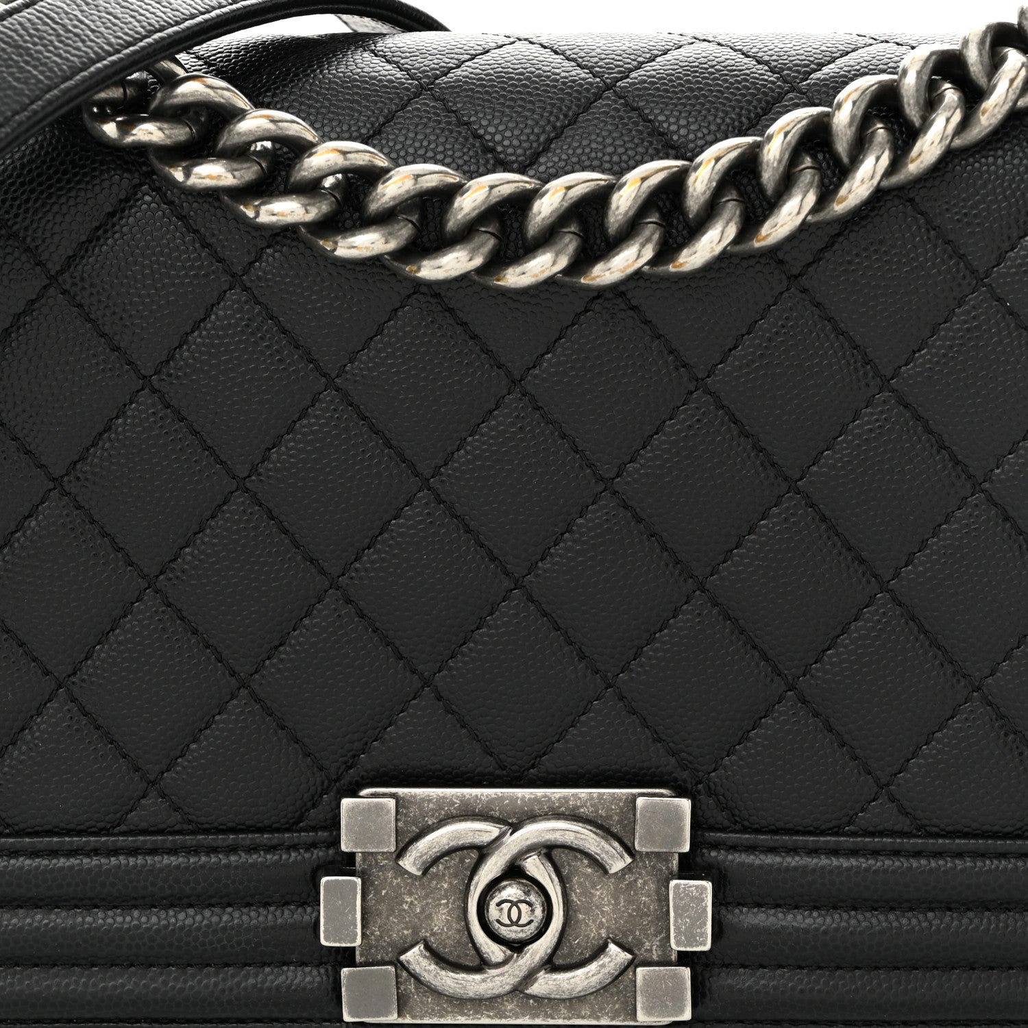 Caviar Quilted Medium Boy Flap Black