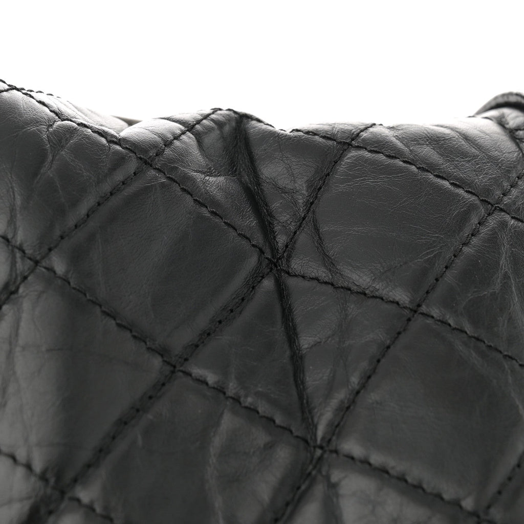 Aged Calfskin Quilted Medium Gabrielle Hobo Black