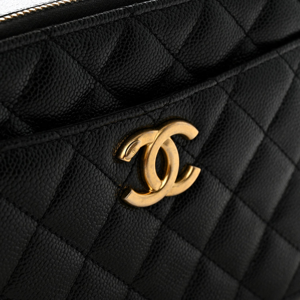 Caviar Quilted Small Pick Me Up Vanity Case Black