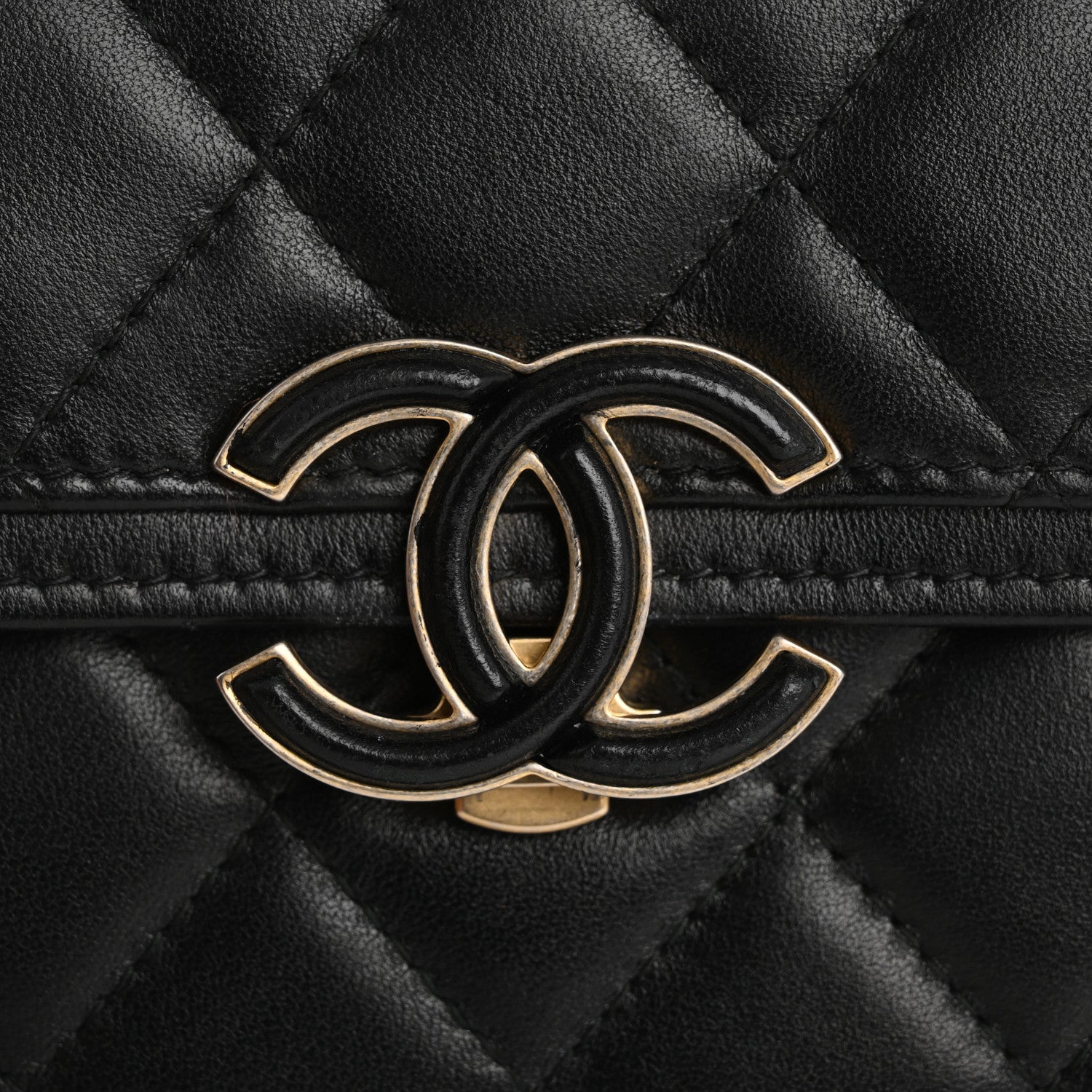Lambskin Quilted CC Chic Gusset Wallet Black