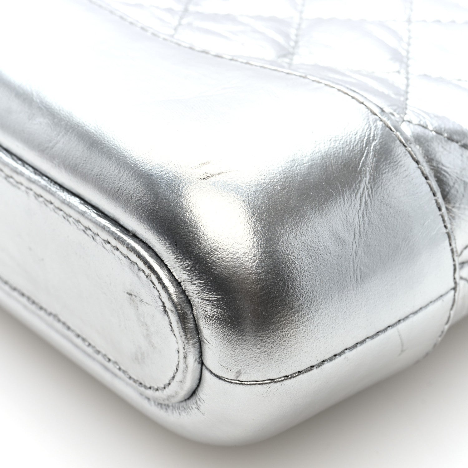 Metallic Lambskin Calfskin Quilted Small Gabrielle Clutch With Chain Silver