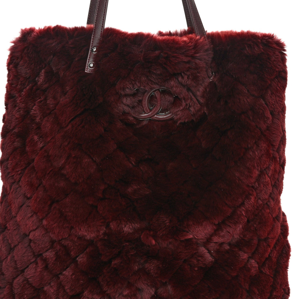 Rabbit Fur Quilted Pattern Shopping Tote Burgundy