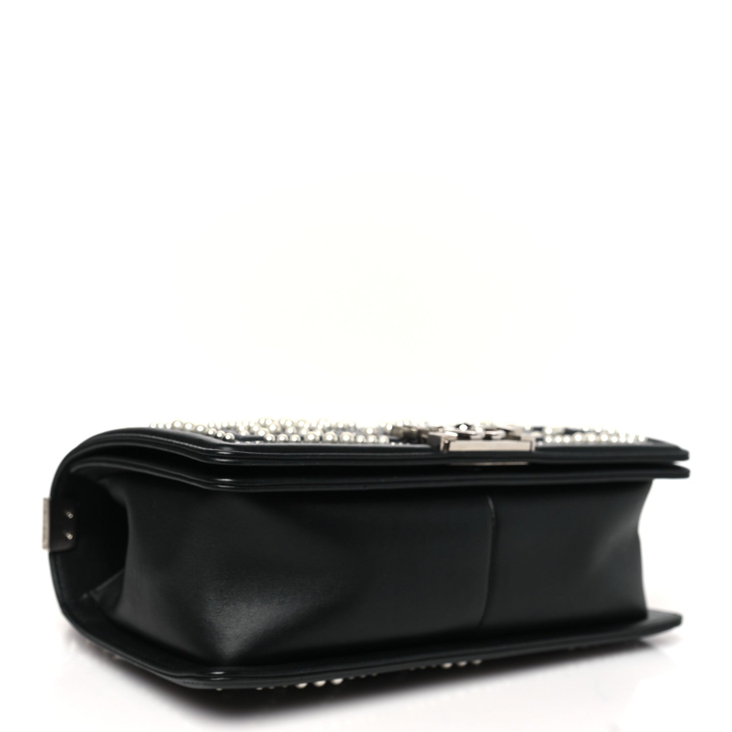 Calfskin Pearl Chevron Medium Boy Flap Black
