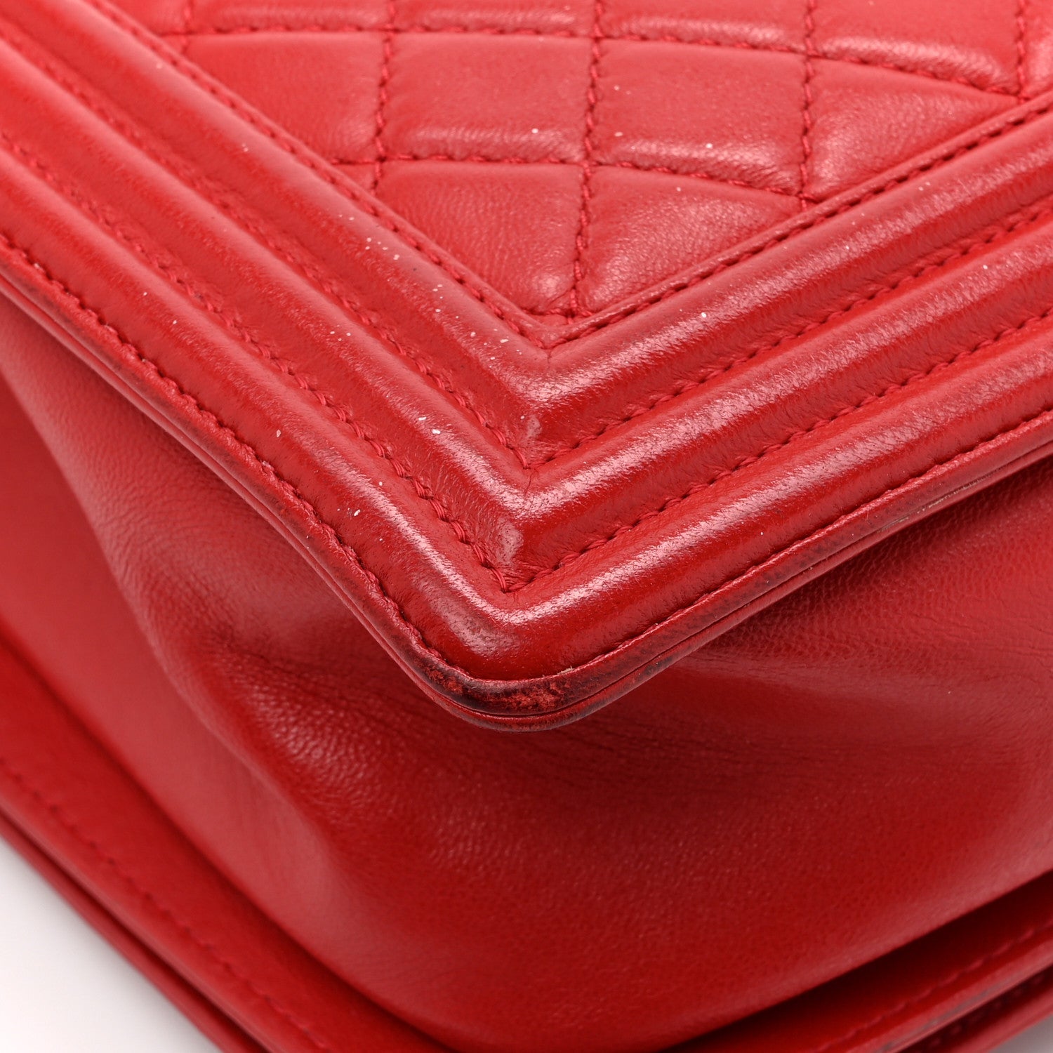 Lambskin Quilted New Medium Boy Flap Red