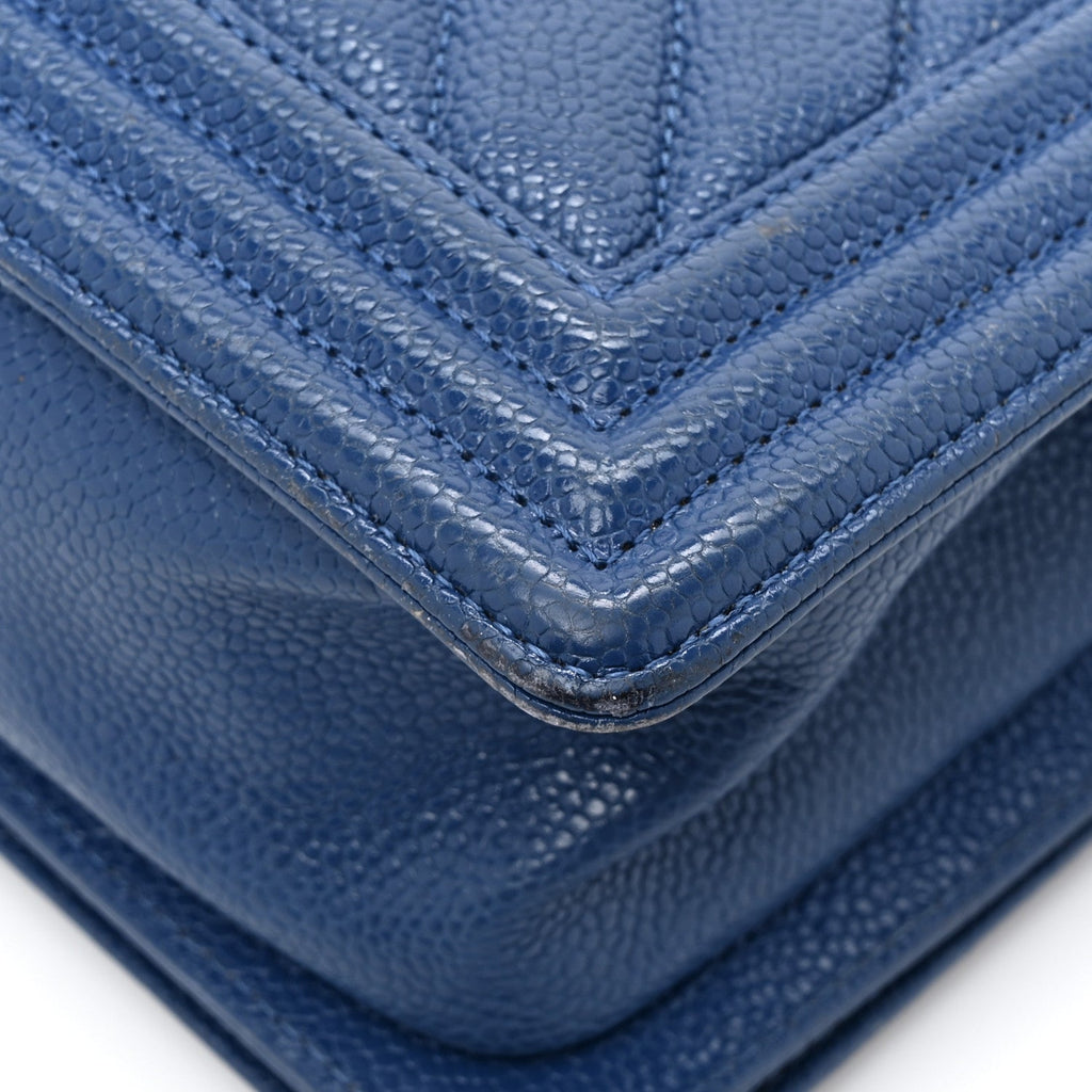 Caviar Chevron Quilted Medium Boy Flap Navy