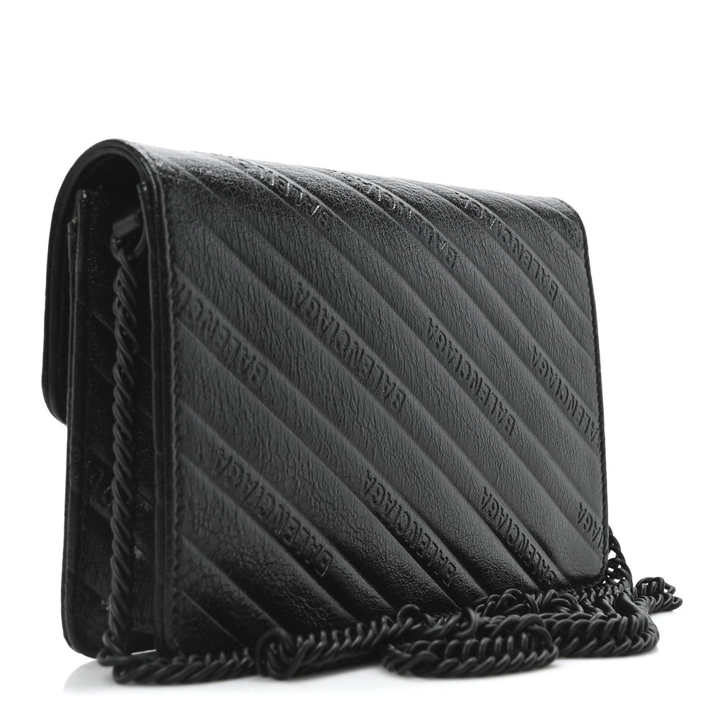 Shiny Goatskin Logo Embossed Monochrome BB Wallet On Chain Black