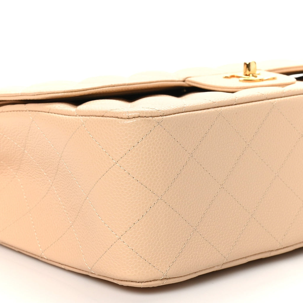 Caviar Quilted Jumbo Double Flap Beige Clair