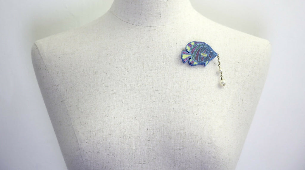 Chanel D19S Imitation Pearl Resin Glitter Tropical Fish Brooch