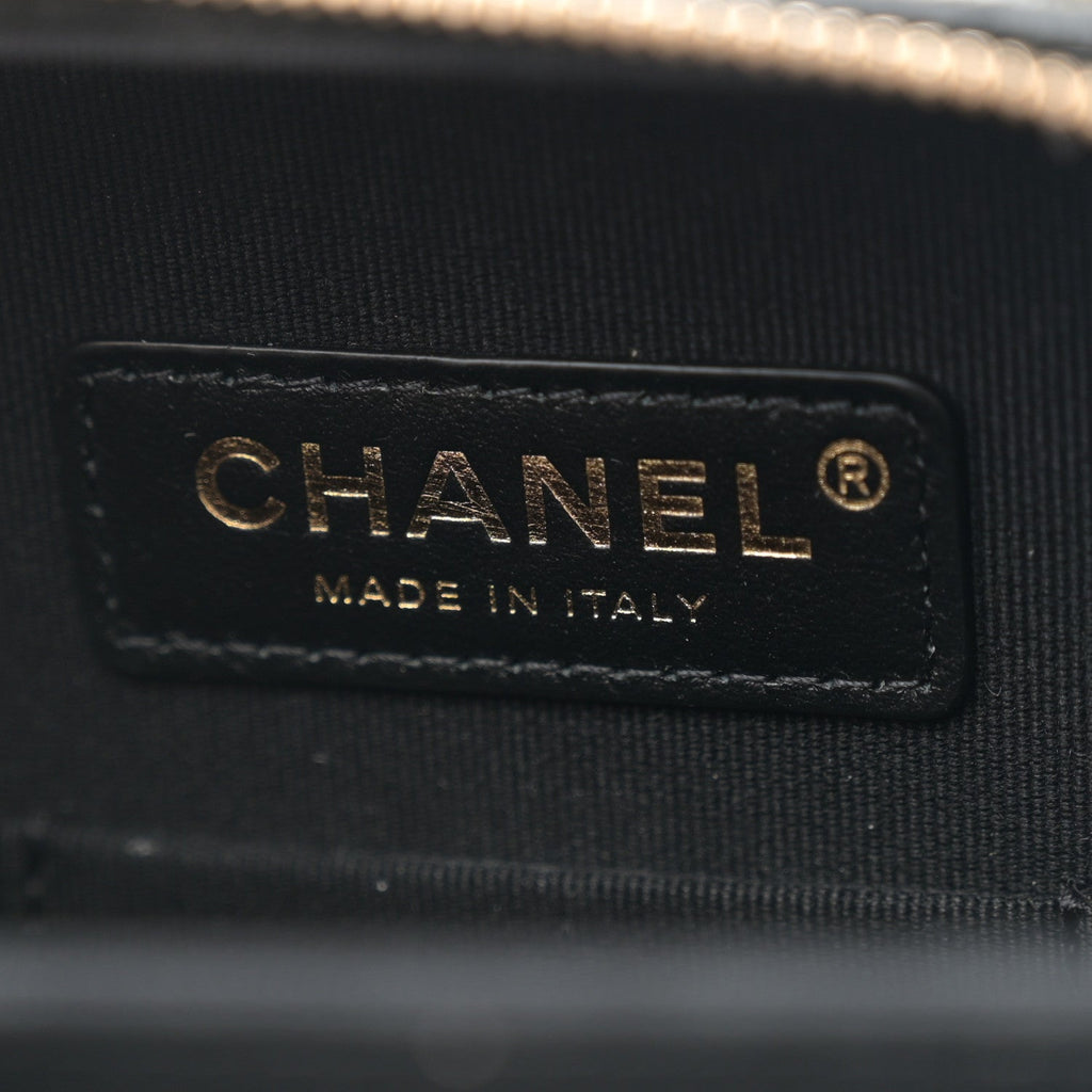 Caviar Quilted CC North South Vanity Case Black