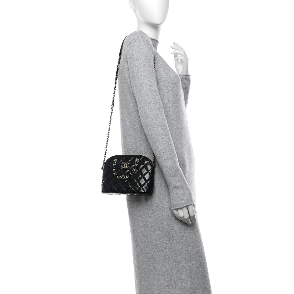 Shiny Lambskin Quilted Shiny Coco Clutch With Chain Black