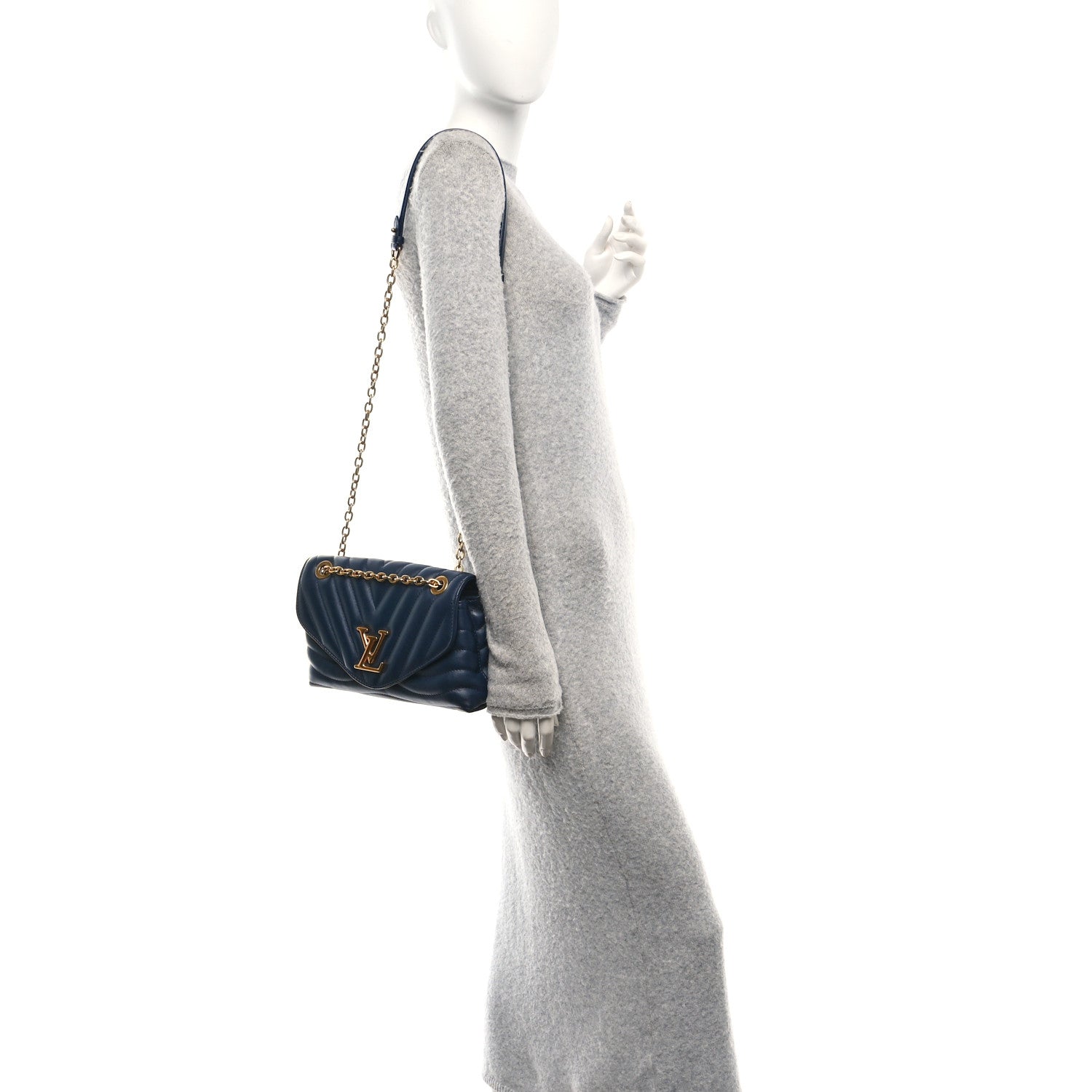 Calfskin New Wave Chain Bag MM NM Bleu Nuit