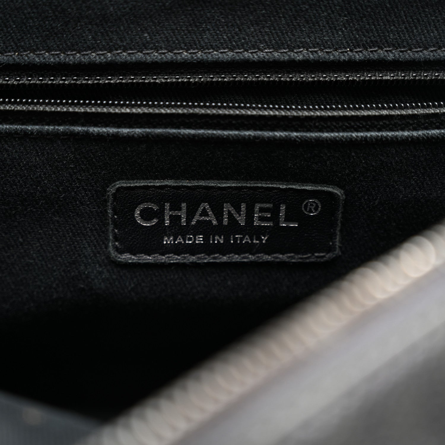 Iridescent Caviar Quilted Jumbo Easy Flap Grey