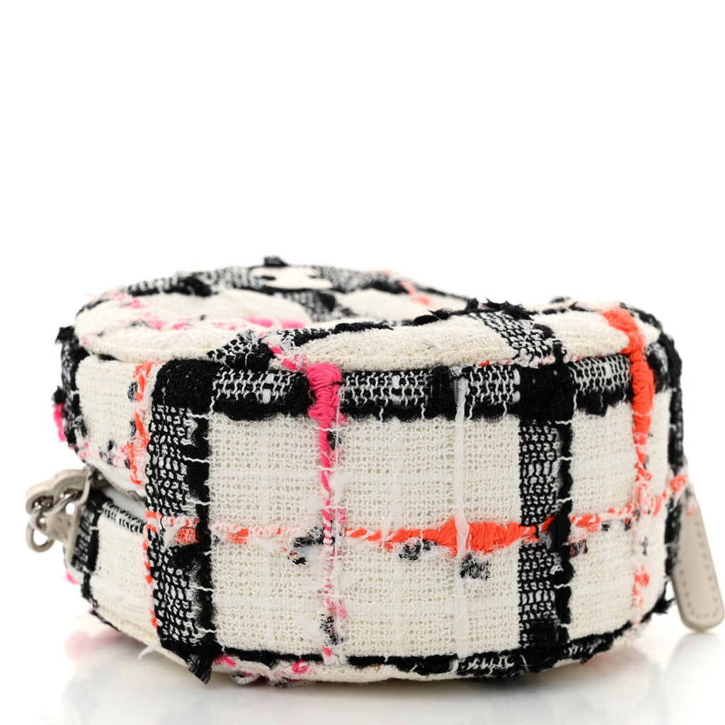 Tweed Quilted Round Clutch With Chain Black White Multicolor