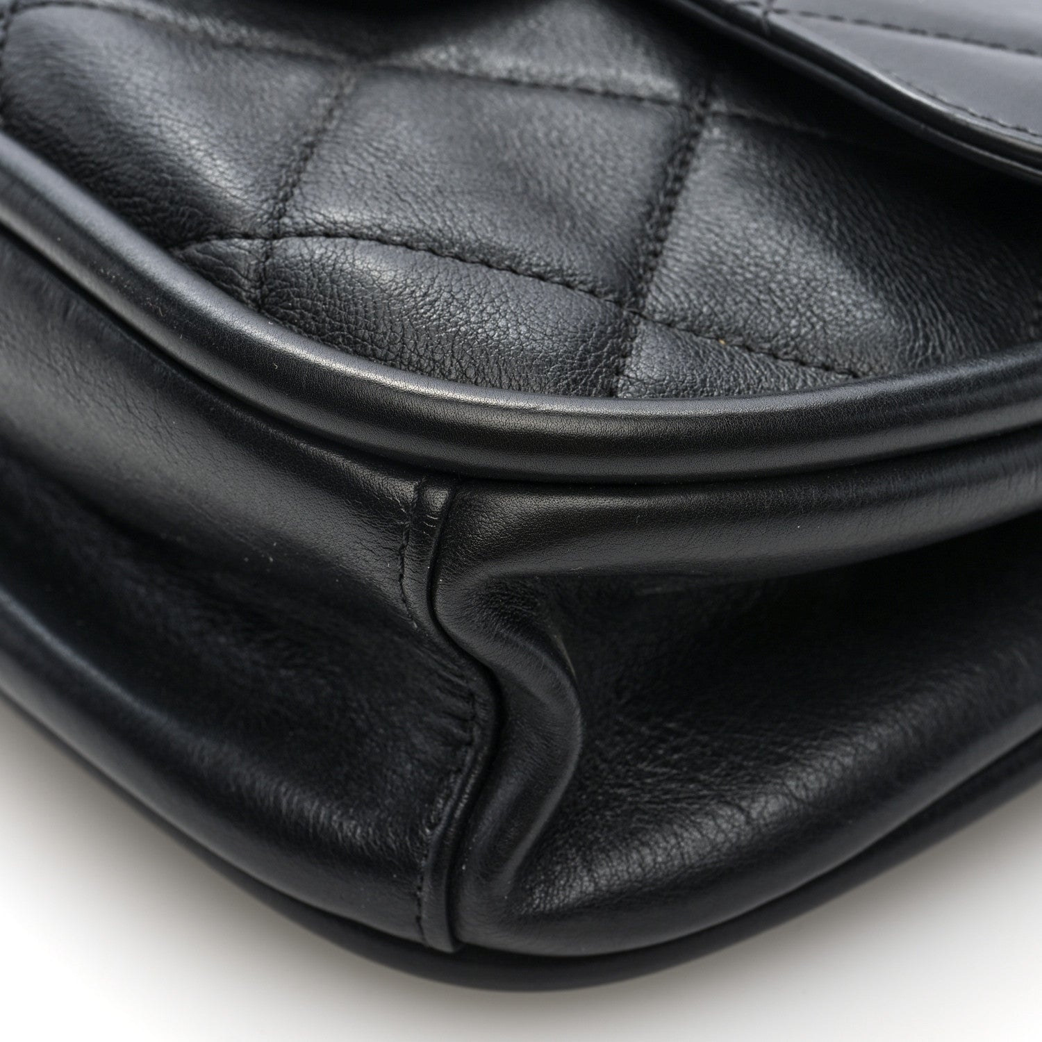 Lambskin Quilted Mini Chain Flap Messenger Bag Black