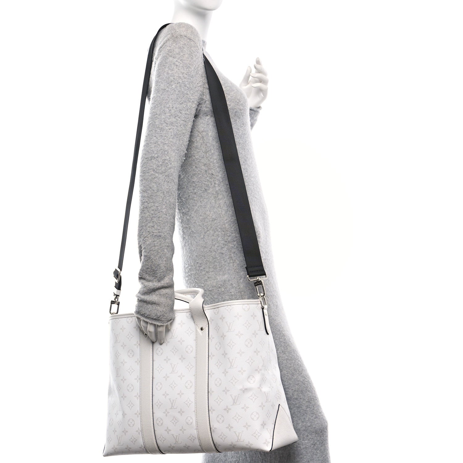 Monogram Eclipse Taigaramma Weekend Tote NM Optic White