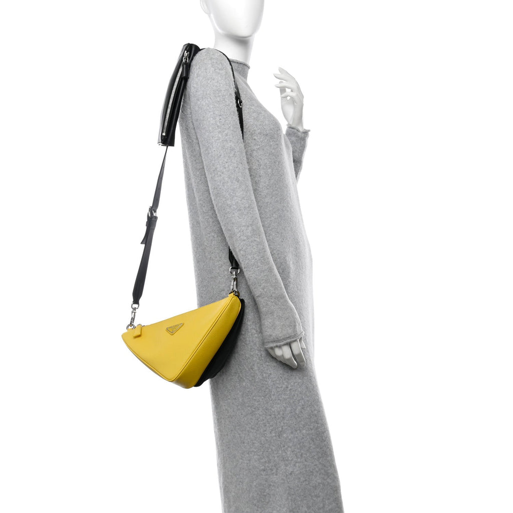 Vitello Saffiano Cuir Double Triangle Shoulder Bag Black Sole