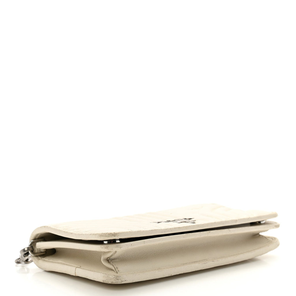 Soft Calfskin Impunture Diagramme Chain Wallet White