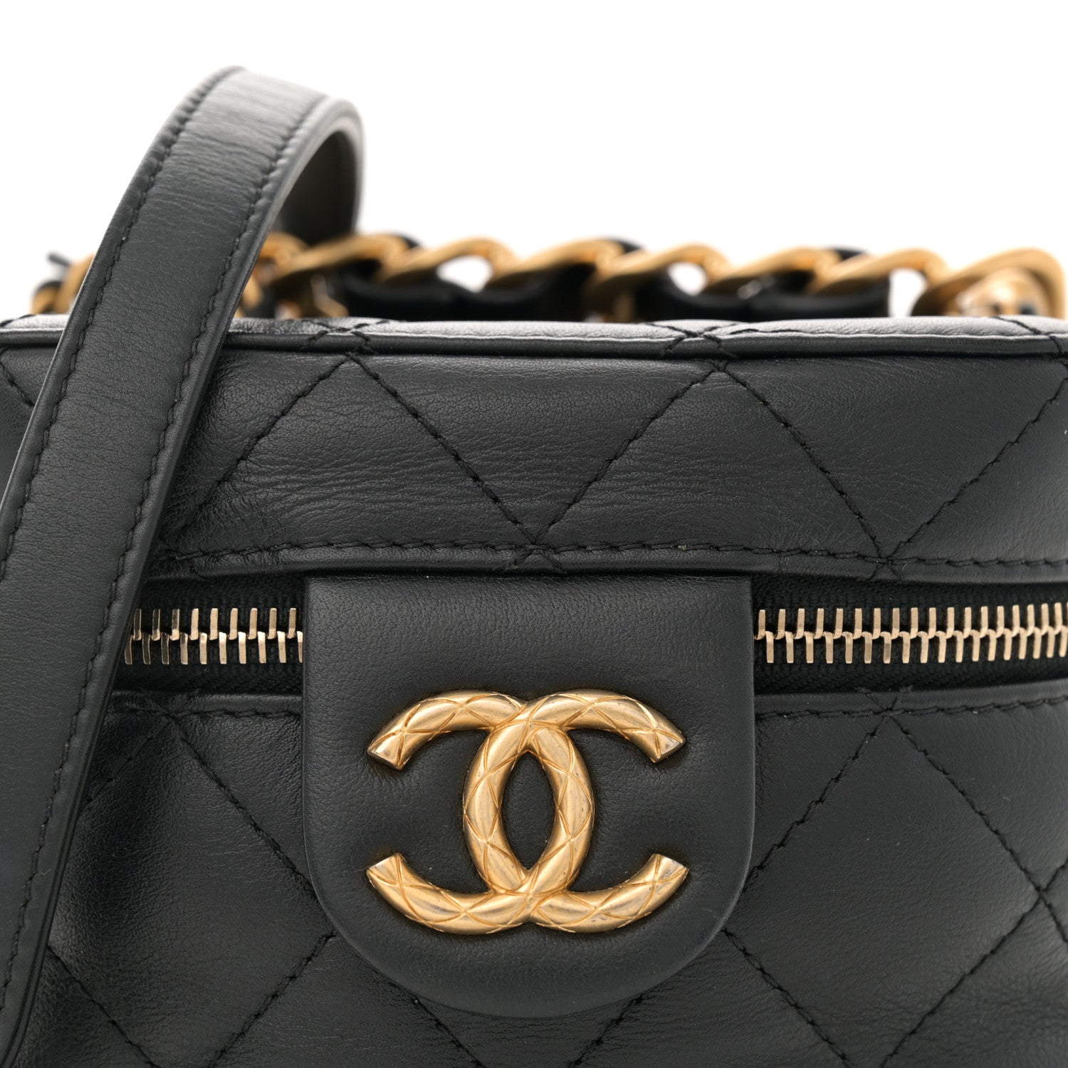 Calfskin Quilted Small Vanity Case With Chain Black