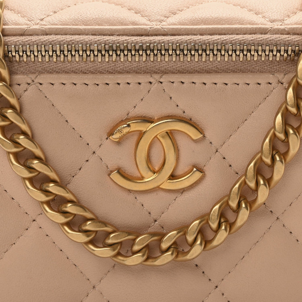 Lambskin Quilted Sweet Camellia Small Vanity Case With Chain Pink