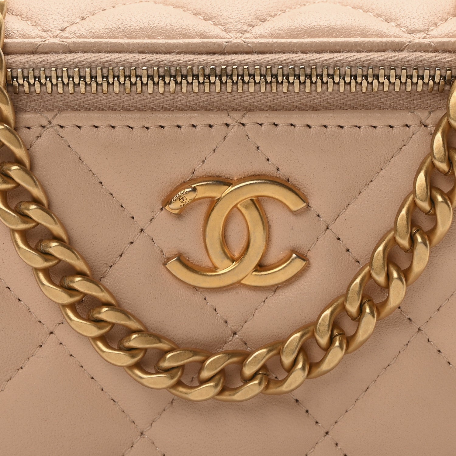 Lambskin Quilted Sweet Camellia Small Vanity Case With Chain Pink