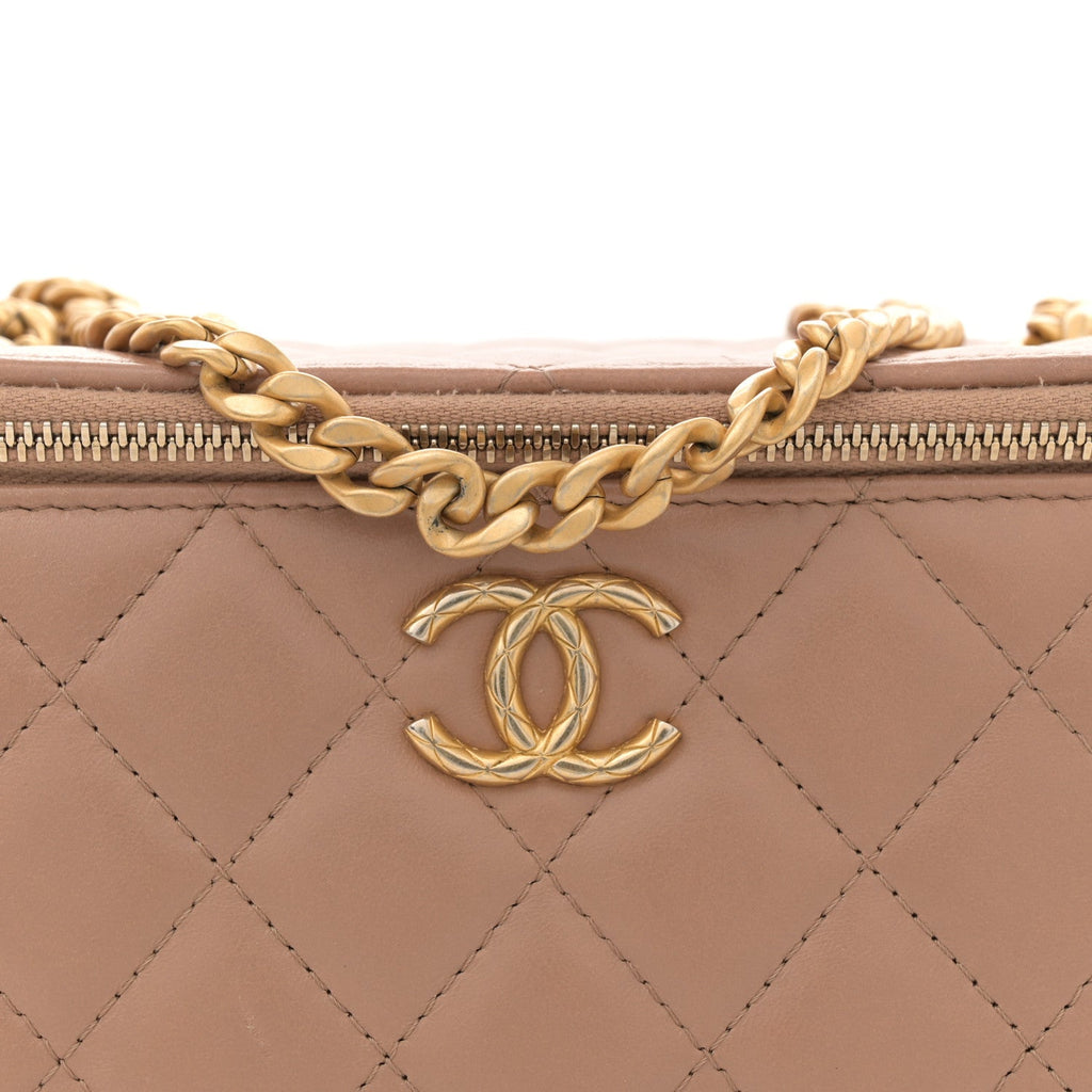Lambskin Quilted Small Pillow Crush Vanity Case With Chain Beige