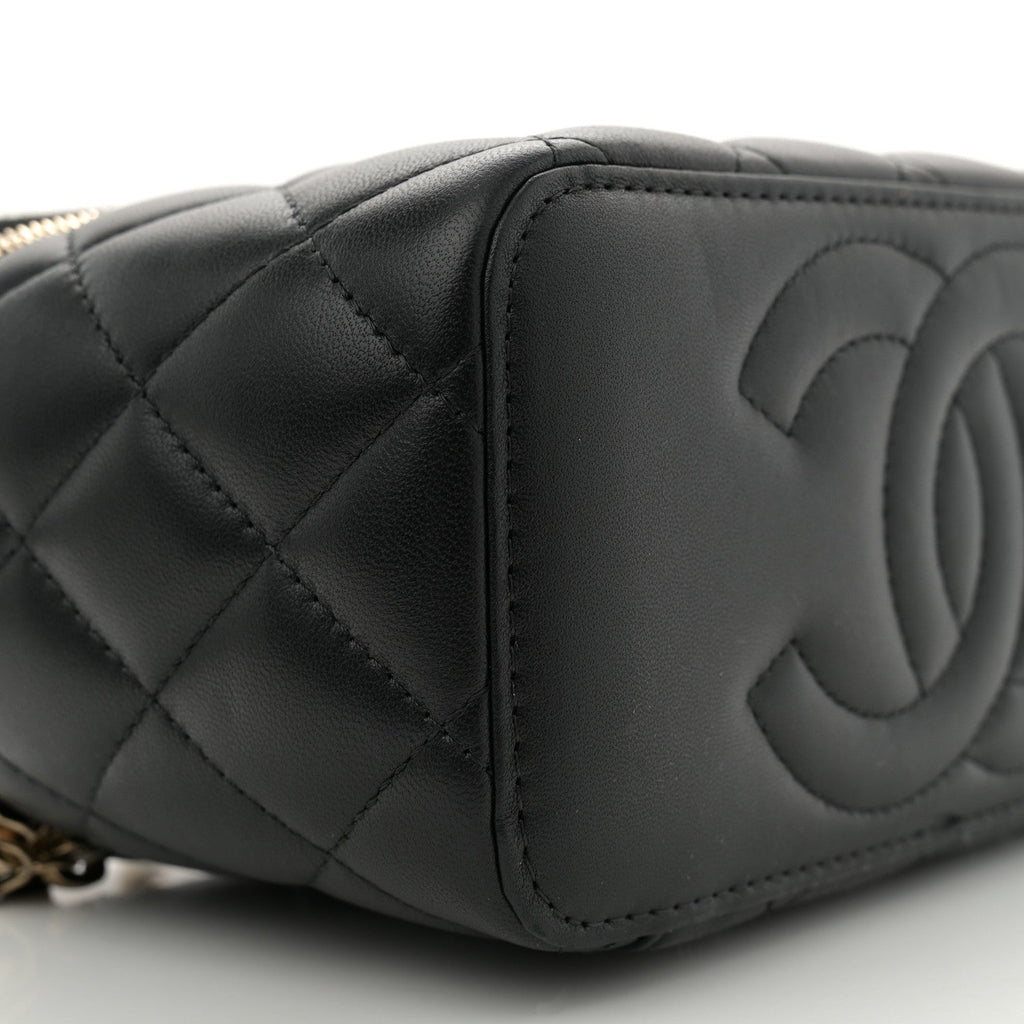 Lambskin Quilted Enamel CC Pearl Crush Small Vanity Case With Chain Black