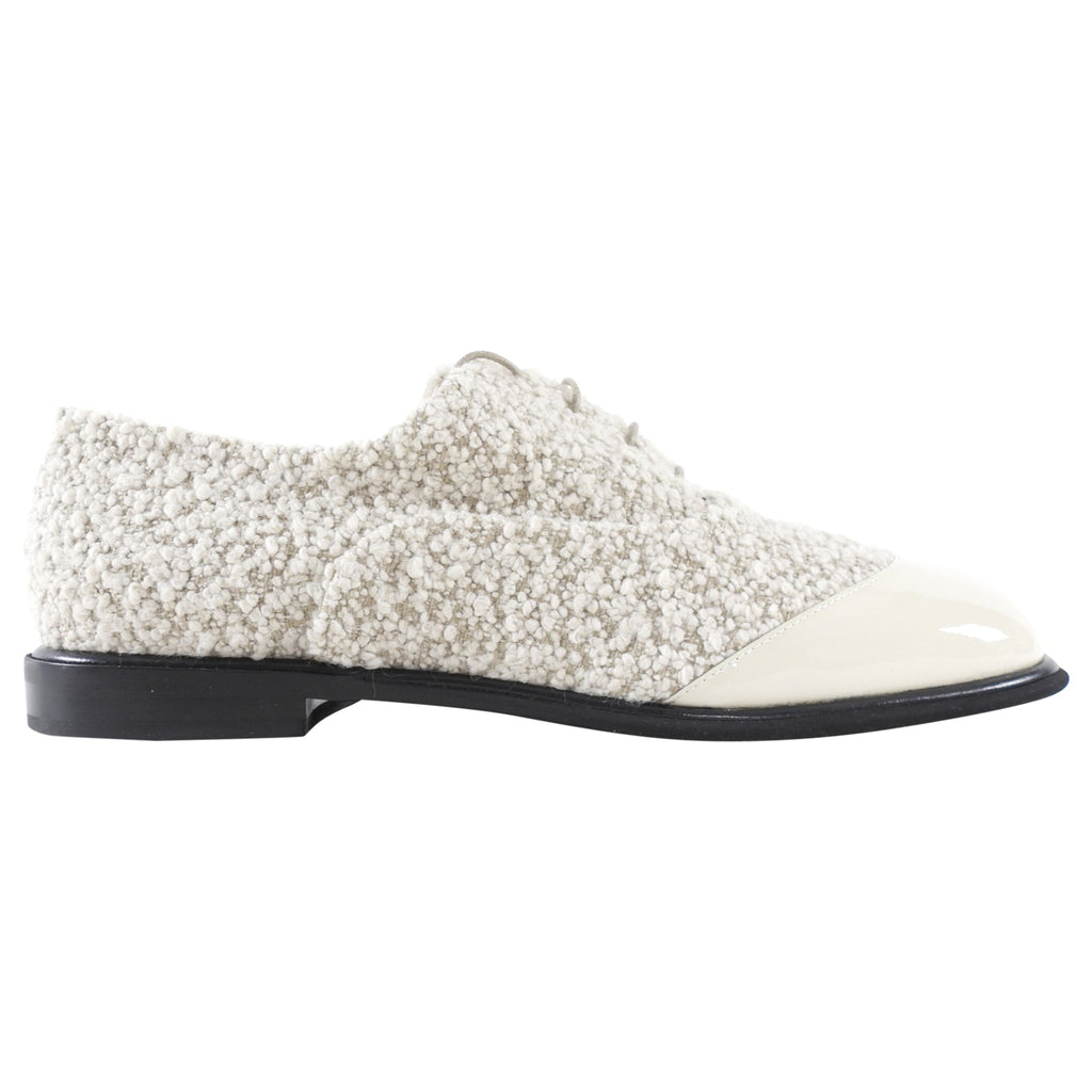 Giorgio Armani Beige Boucle Wool and Patent Cap Toe Oxford Shoes - 40