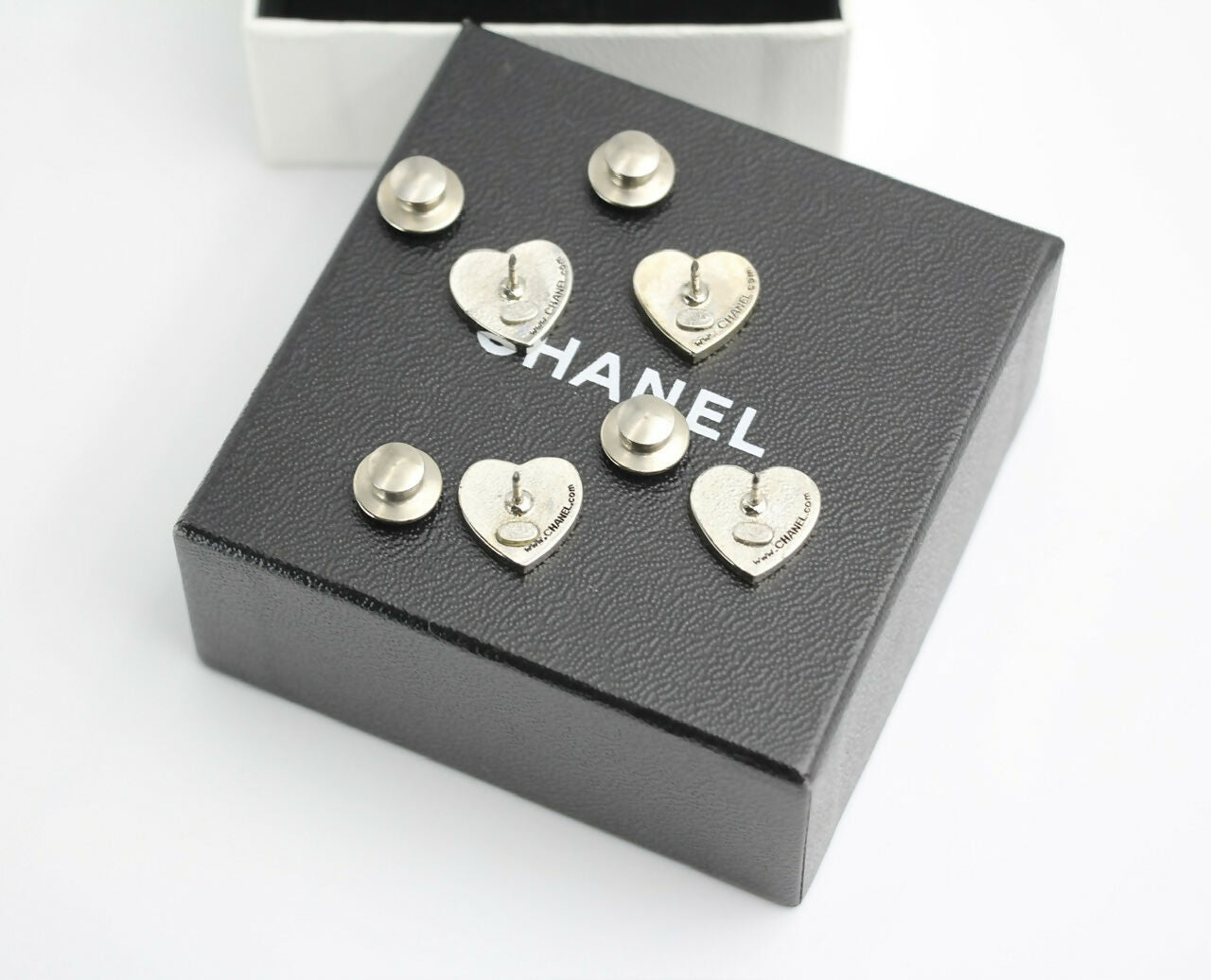 Chanel Vintage 03A Metal American Style Heart Brooch