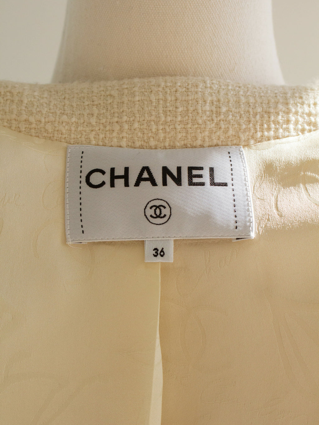 Chanel Pre-Fall 2017 Metiers D'Art Ritz 17A Ecru Cream Jacket Skirt Suit