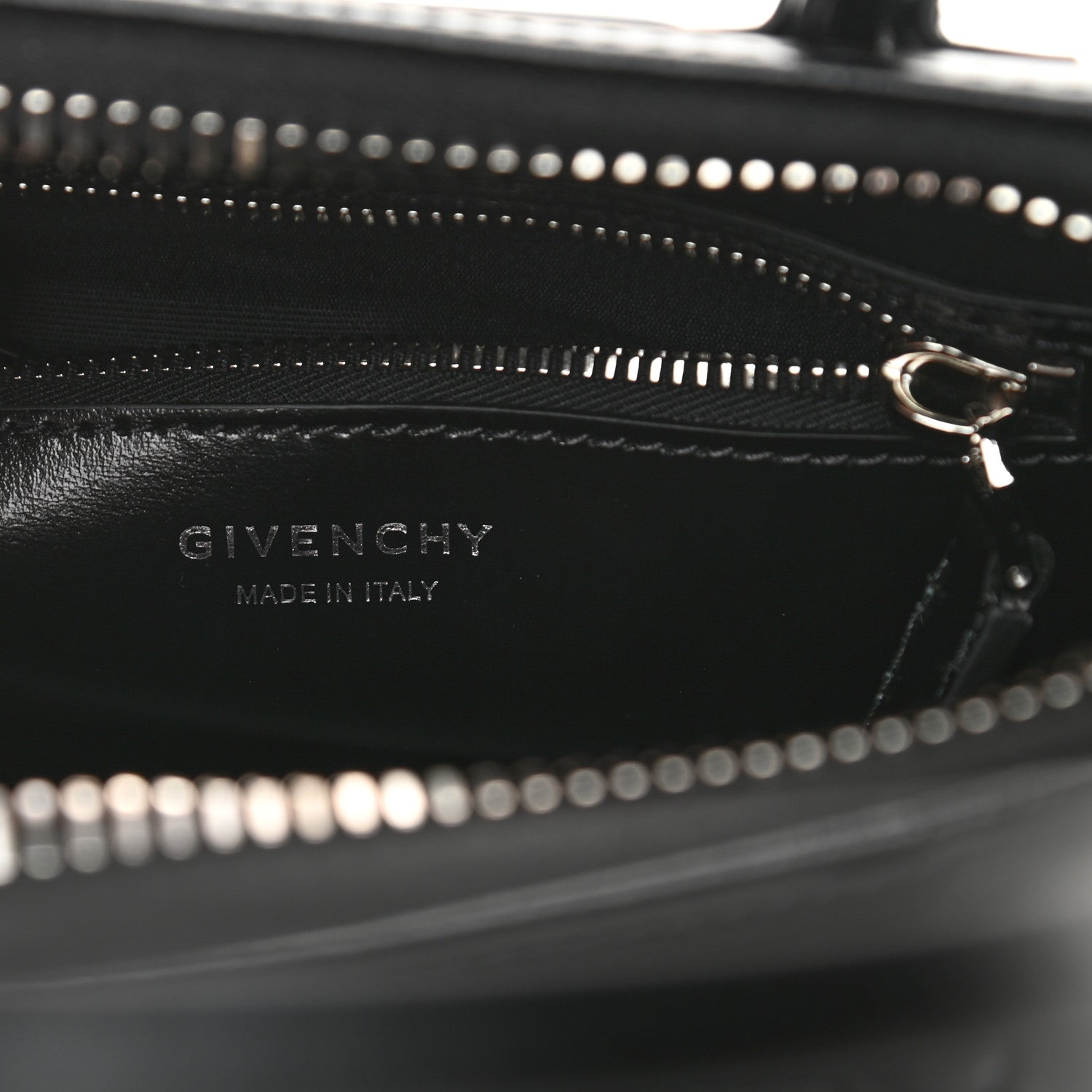 GIVENCHY ANTIGONA TOP HANDLE BAG MEDIUM