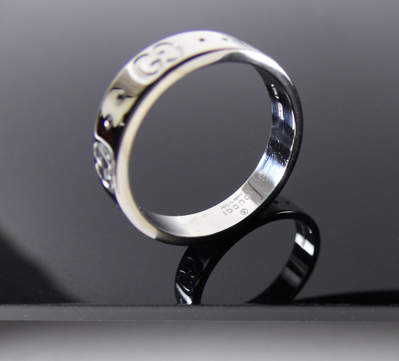 Gucci 18k White Gold Thin Icon Band Ring - 6.5