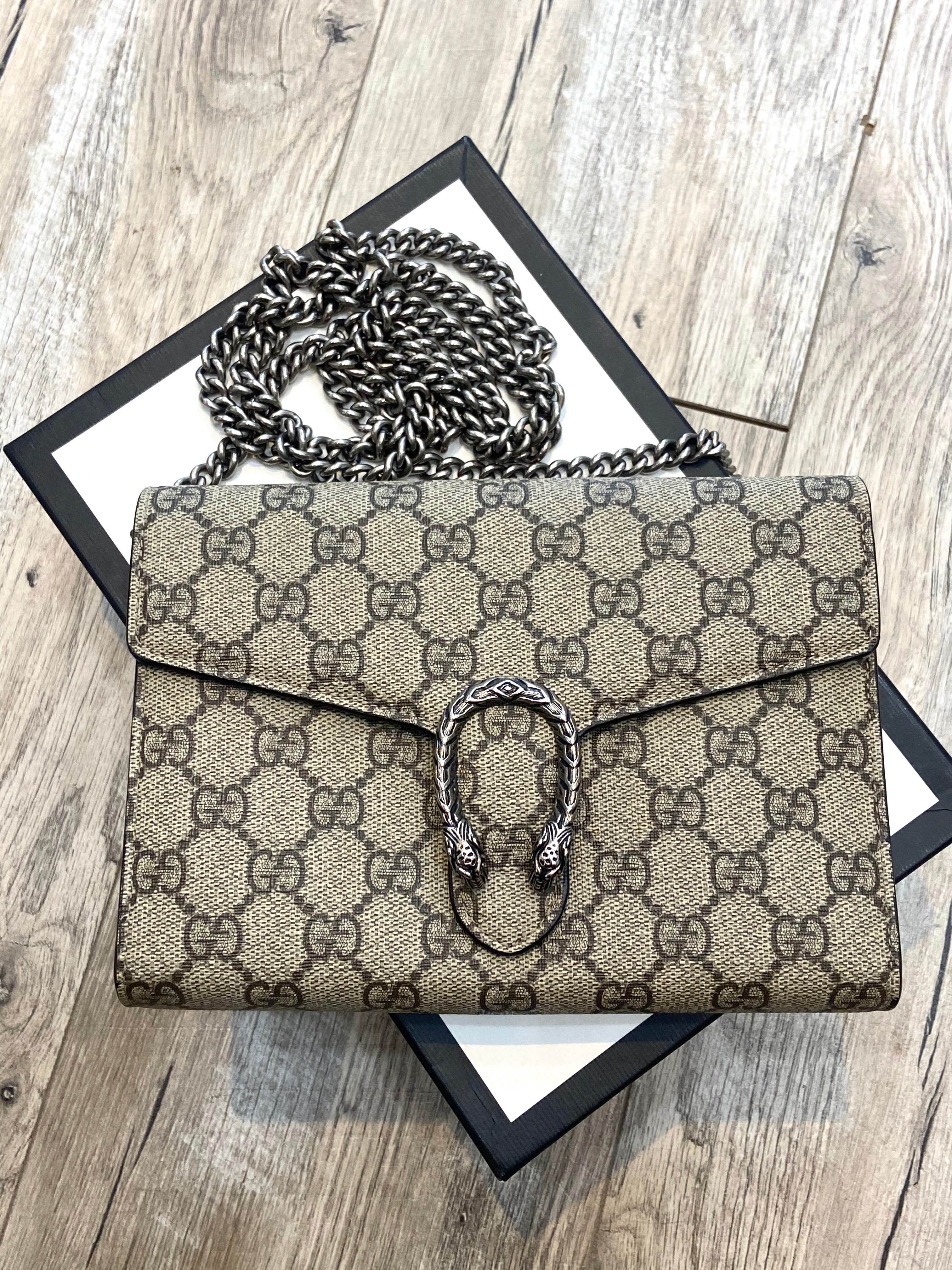GUCCI GG SUPREME MEDIUM DIONYSUS CHAIN WALLET