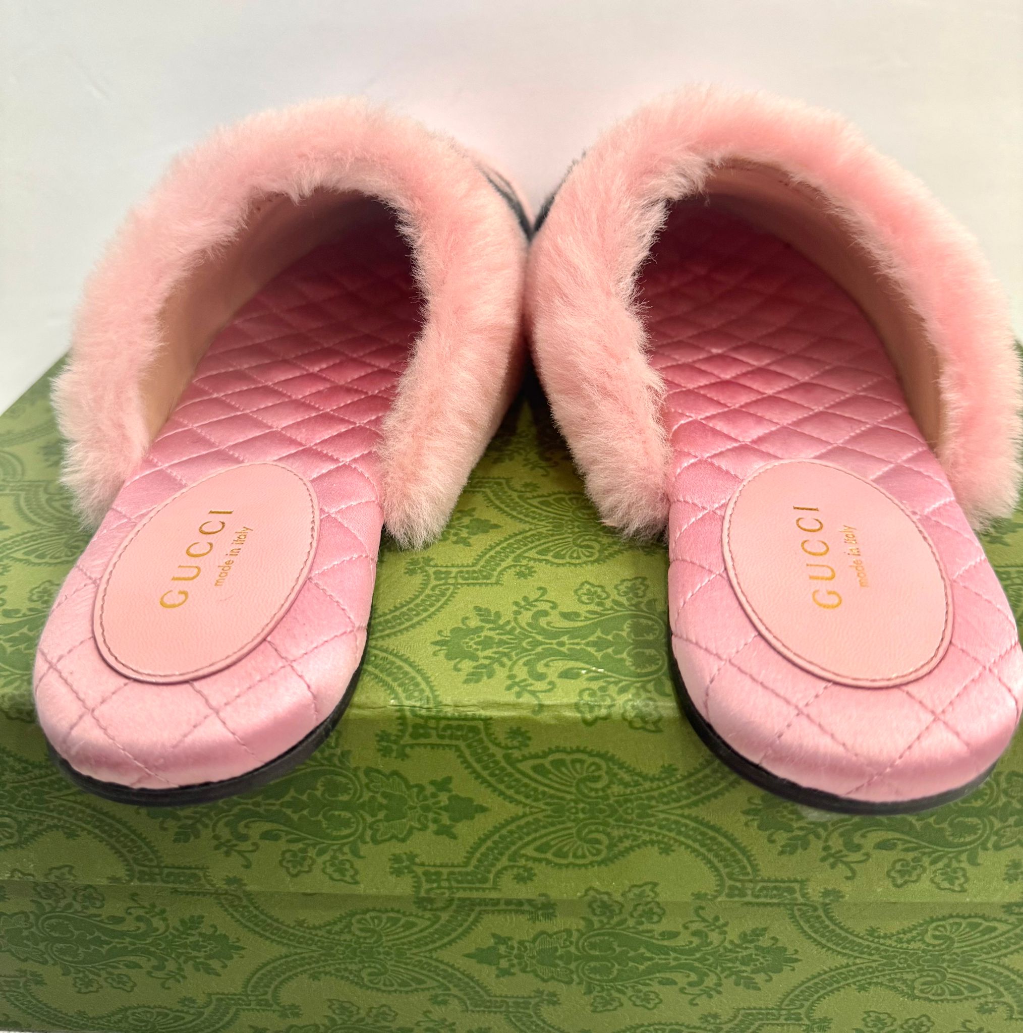GUCCI GG LOGO SLIPPERS