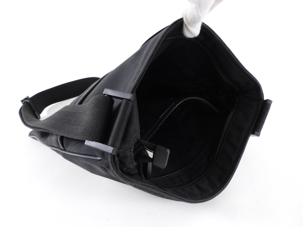 Gucci Black Nylon Web Stripe Messenger Crossbody Bag