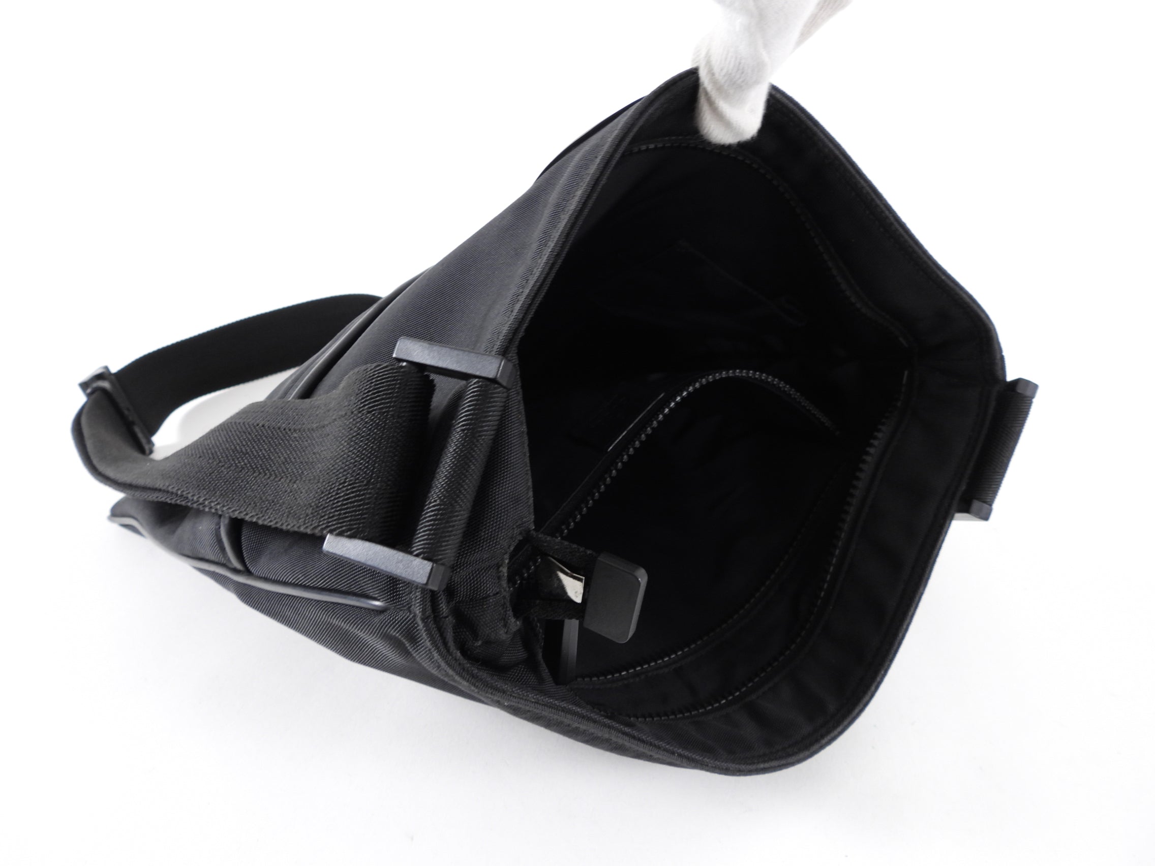 Gucci Black Nylon Web Stripe Messenger Crossbody Bag