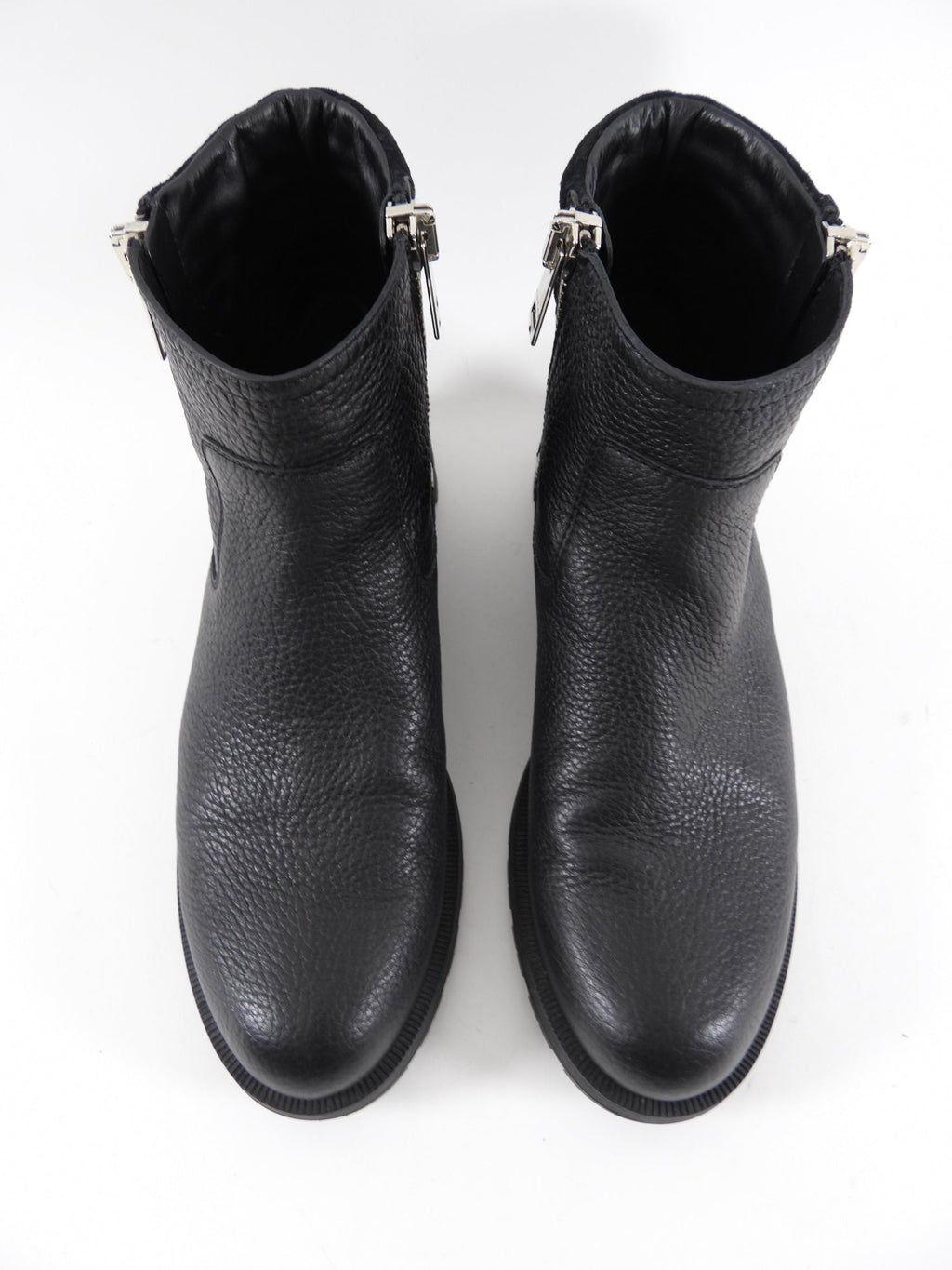 Gucci Black Grained Leather Ankle Boot - 38.5