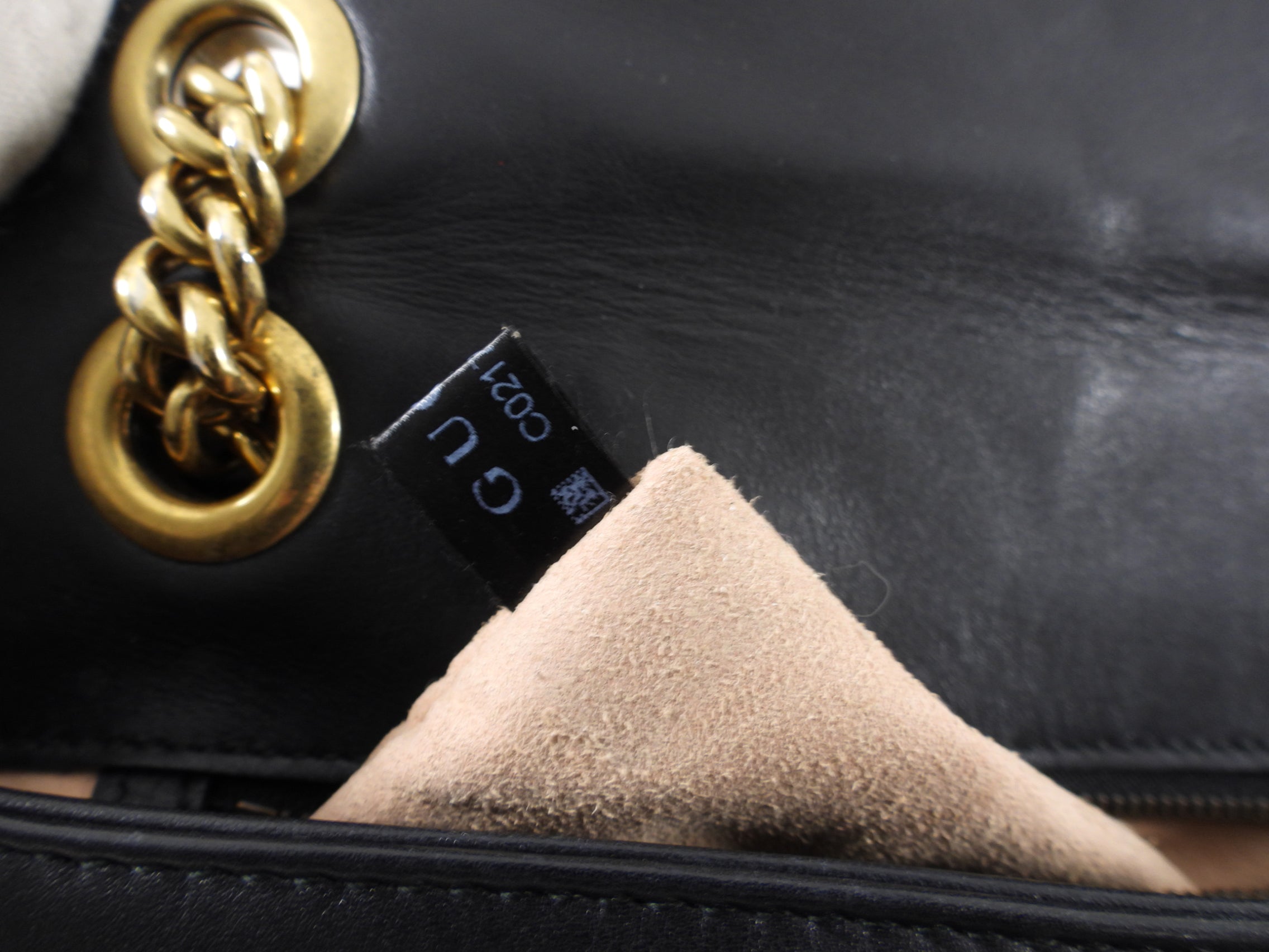 Gucci Marmont Matelasse Black Small Leather Flap Bag